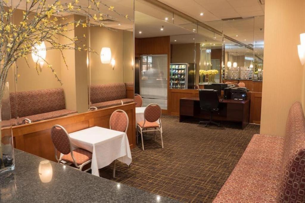 The Roehampton Hotel Toronto Kültér fotó